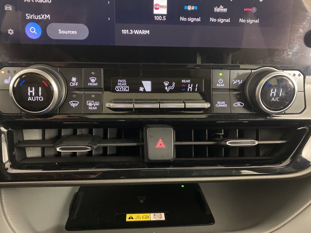 Used 2023 Toyota Highlander XLE image 19