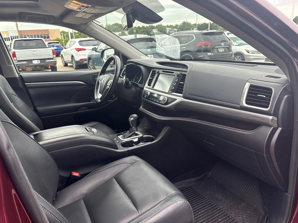 Used 2018 Toyota Highlander Limited w/ Protection Package #3 AWD/4WD image 27