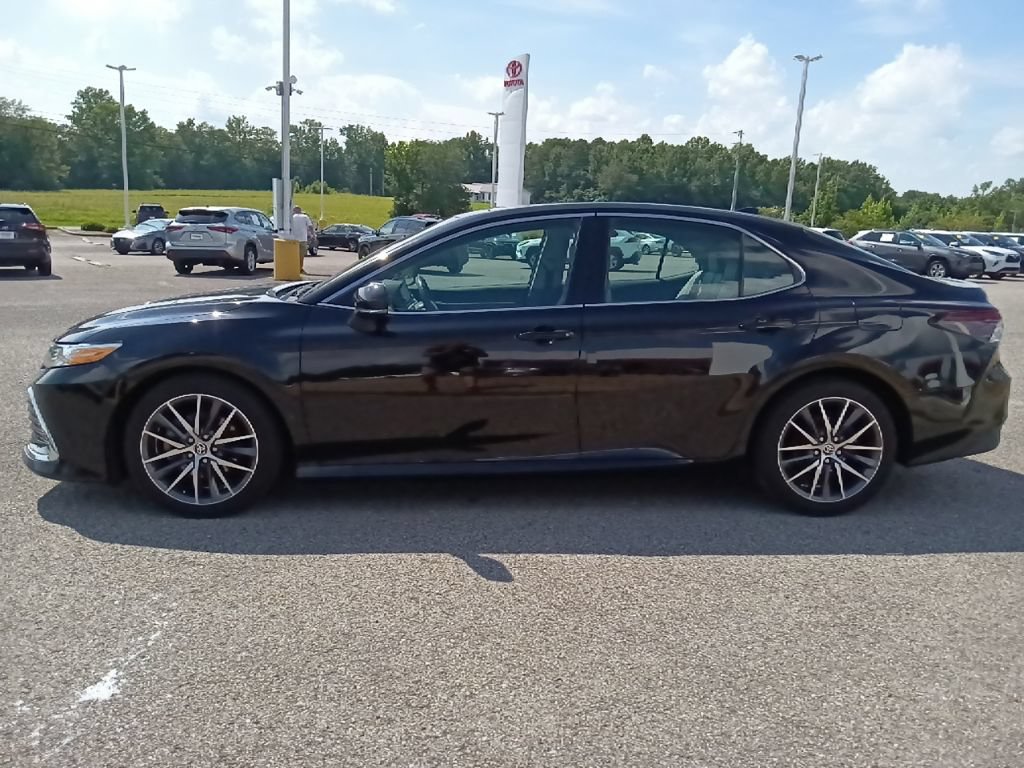 Used 2023 Toyota Camry XLE w/ Navigation Package FWD image 6