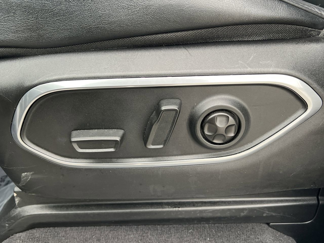 Used 2024 Jeep Wagoneer L Series II w/ Flexible Seating Group image 24