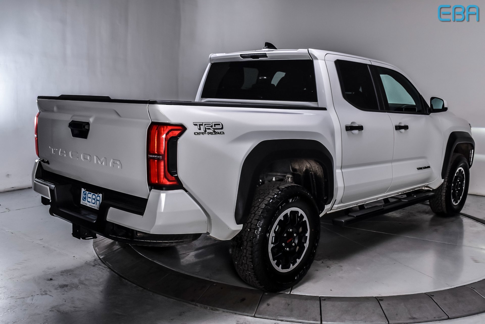 Used 2025 Toyota Tacoma TRD Off-Road image 4