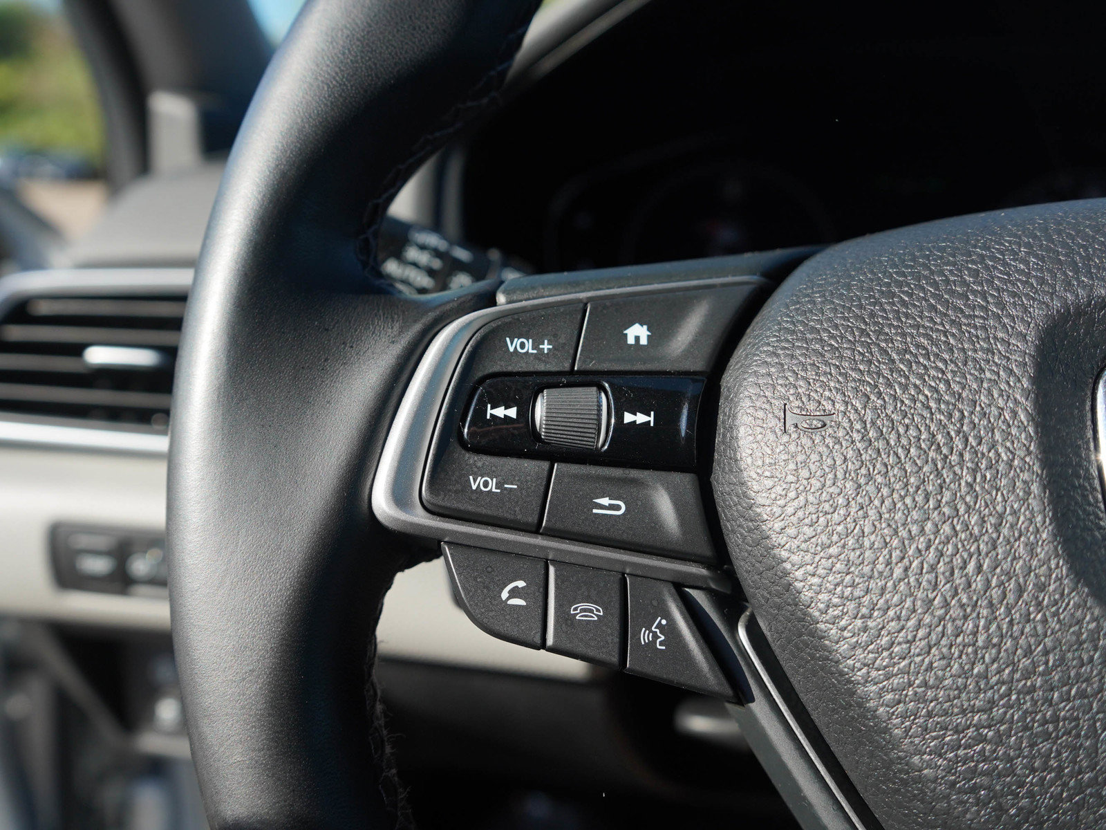 Used 2018 Honda Accord EX-L image 23