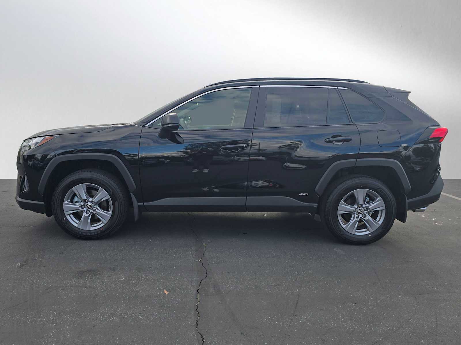 Certified 2025 Toyota RAV4 LE image 6