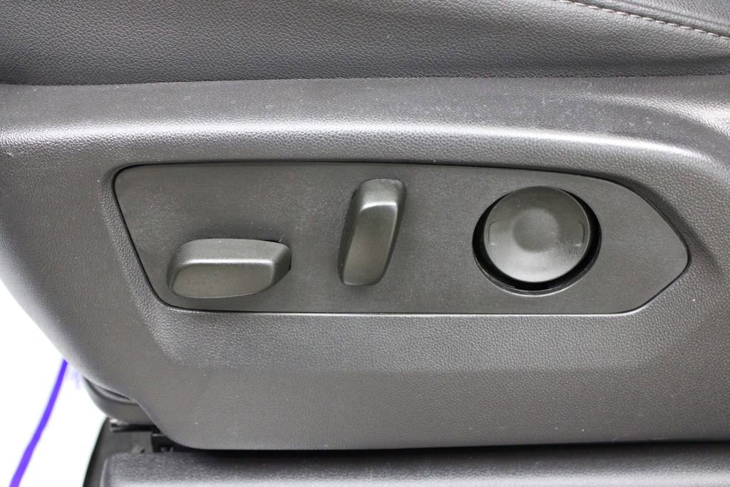 Used 2025 GMC Sierra 1500 SLT AWD/4WD image 20