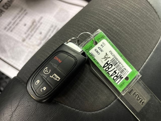 Used 2018 Jeep Cherokee Latitude Plus w/ Comfort/Convenience Group image 29