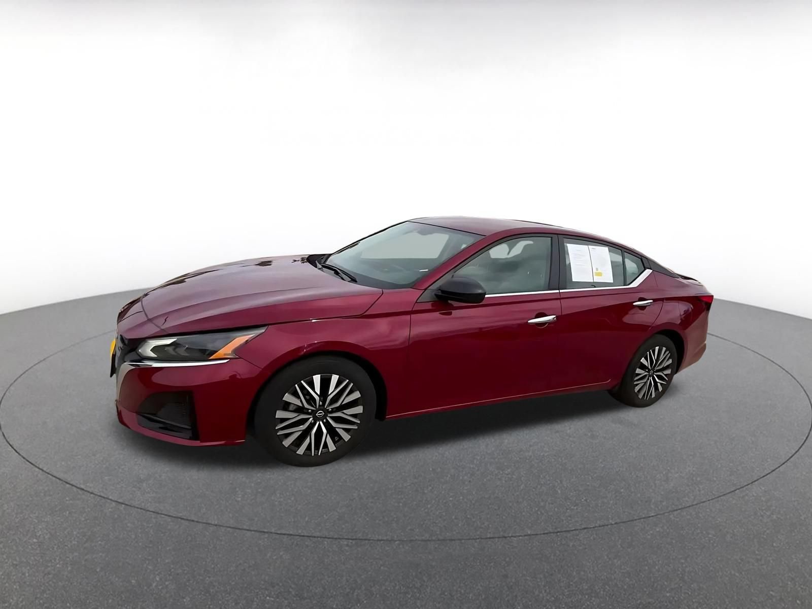 Used 2025 Nissan Altima 2.5 SV FWD image 8