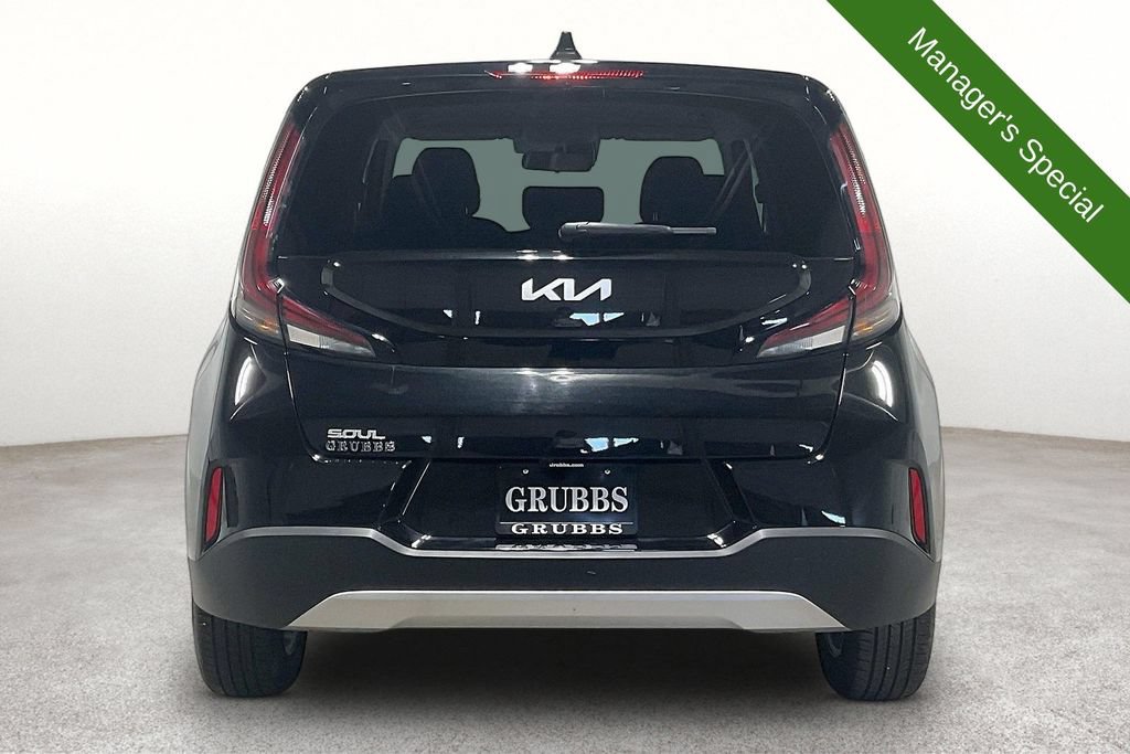 Used 2025 Kia Soul LX FWD image 5