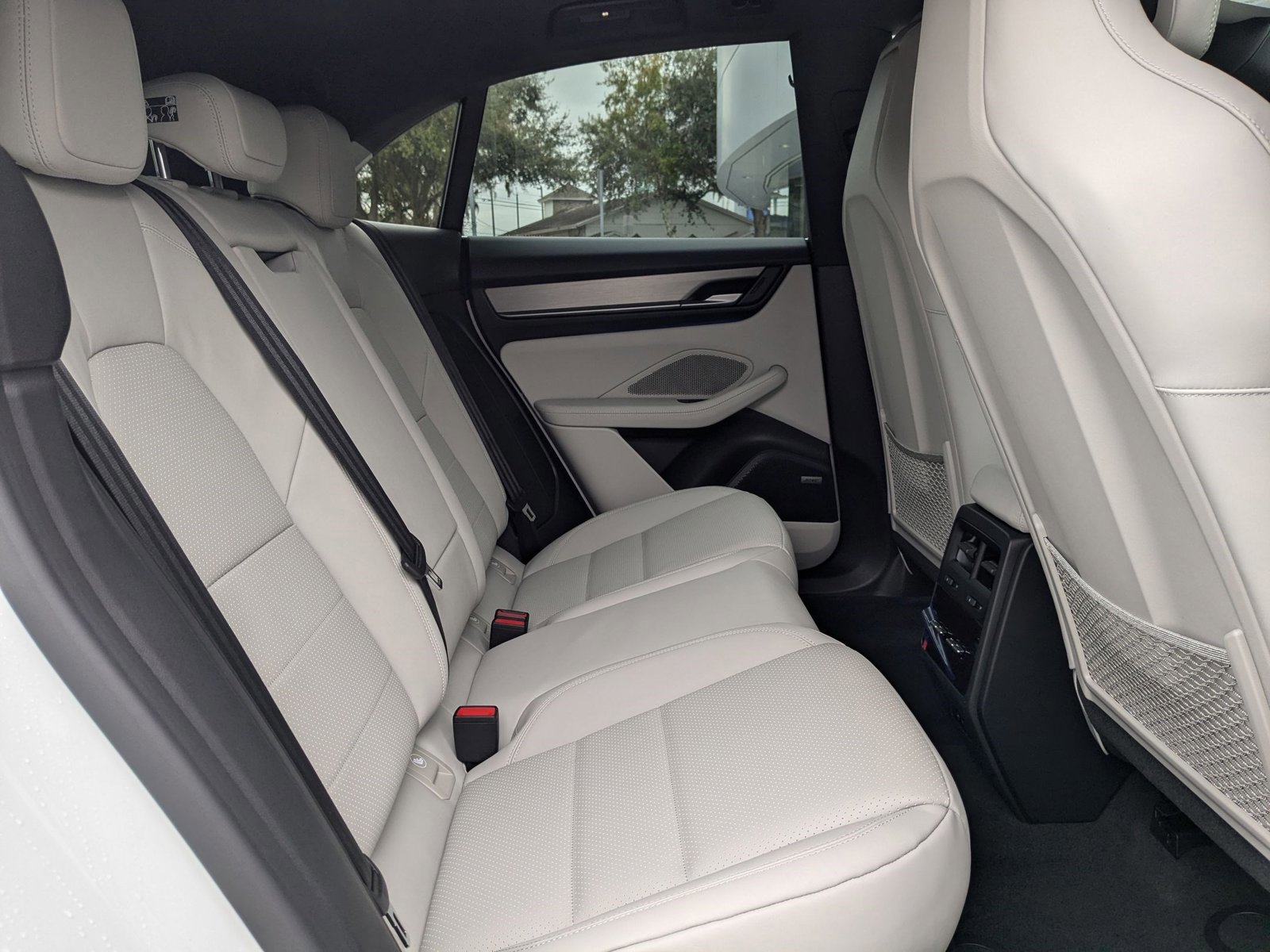 New 2025 Porsche Macan 4S Electric image 26