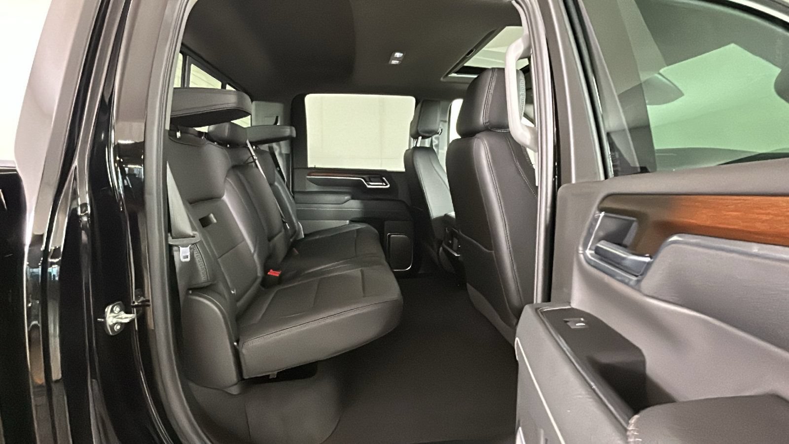 Used 2025 GMC Sierra 2500 Denali w/ Denali Reserve Package AWD/4WD image 35