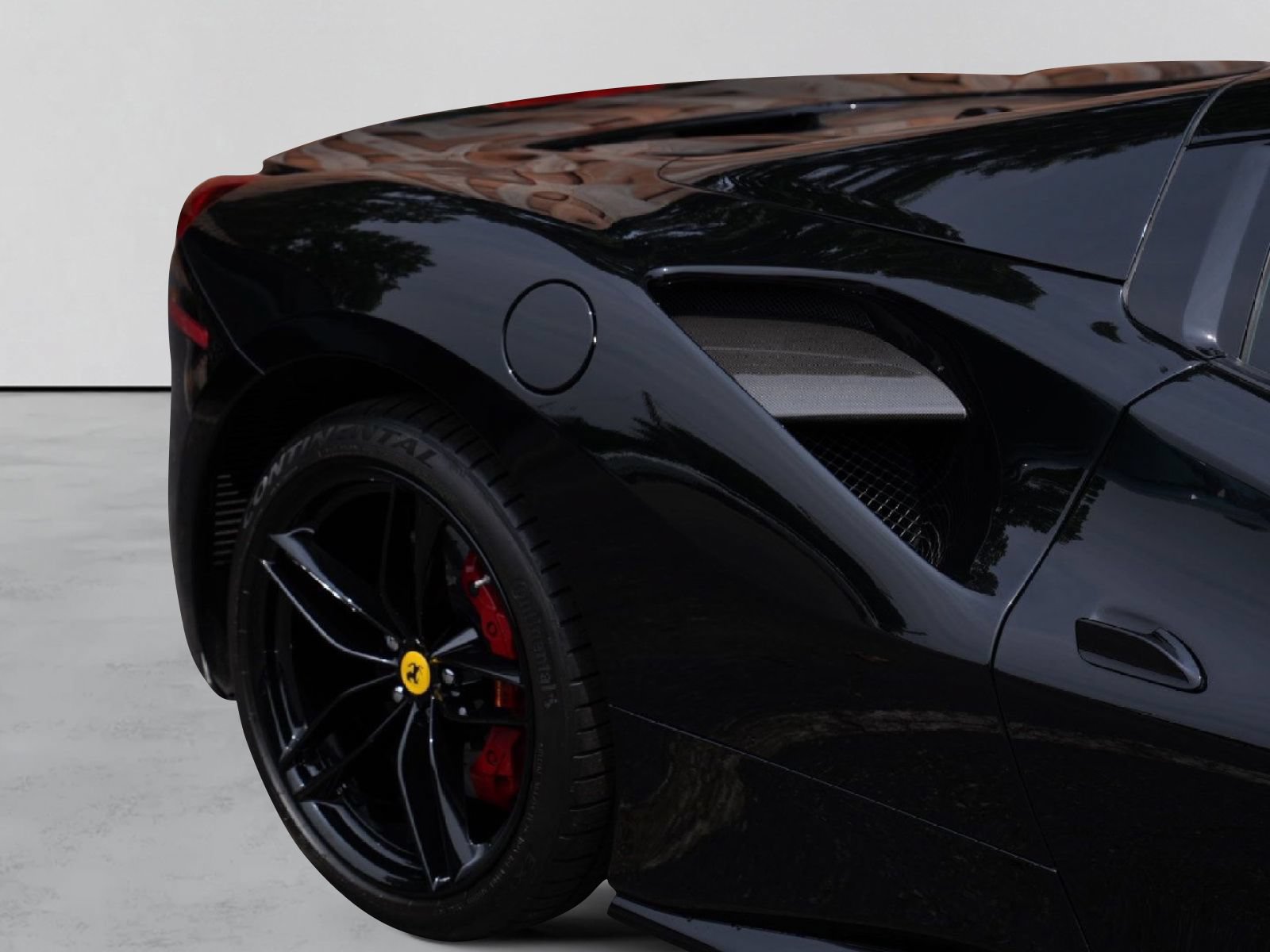 Used 2019 Ferrari 488 Spider RWD image 4