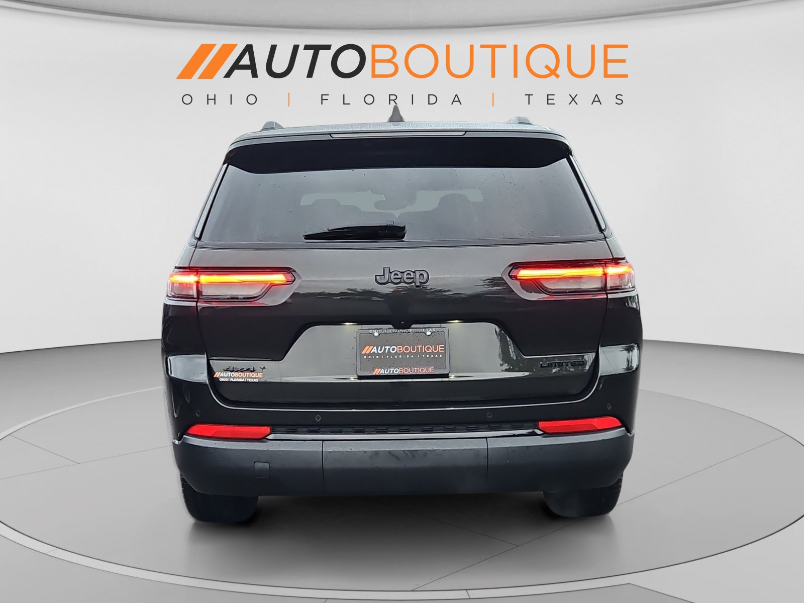 Used 2024 Jeep Grand Cherokee L Limited w/ Black Appearance Package AWD/4WD image 5