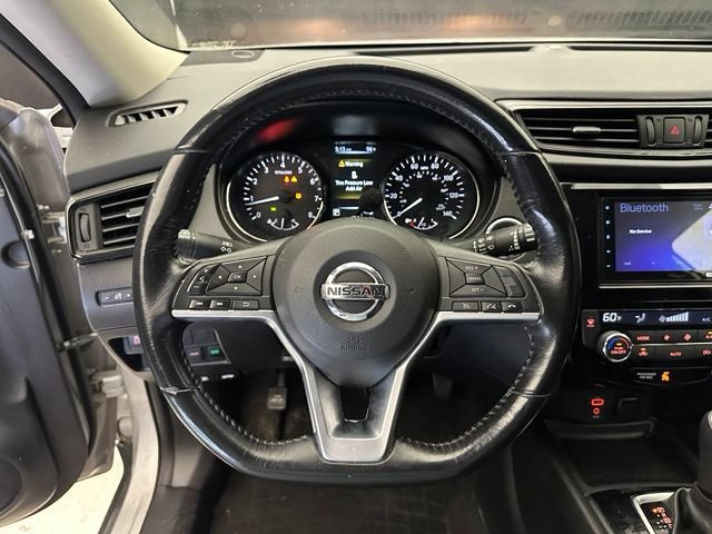 Used 2017 Nissan Rogue SV AWD/4WD image 25