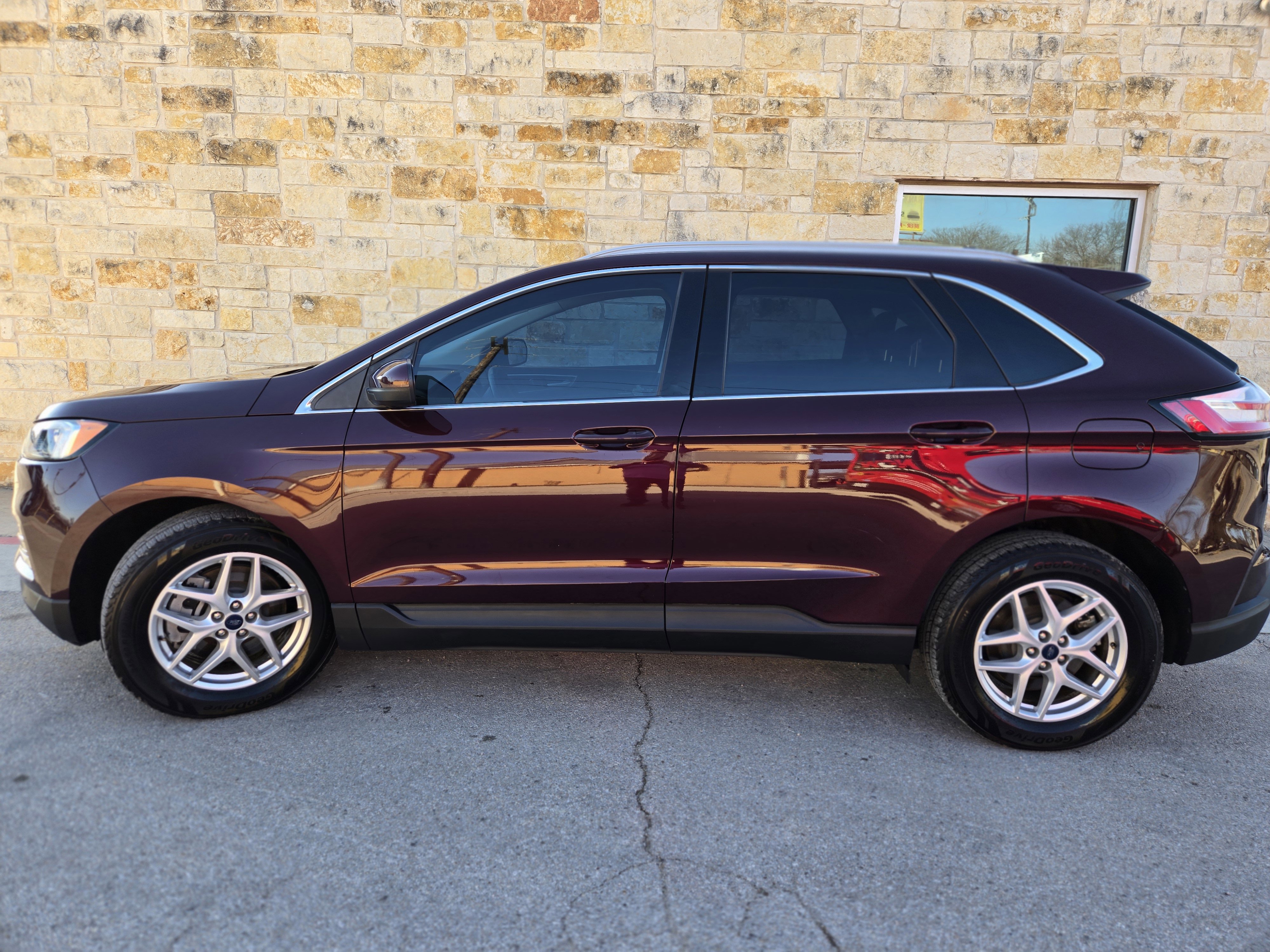 Used 2022 Ford Edge SEL w/ Convenience Package image 1
