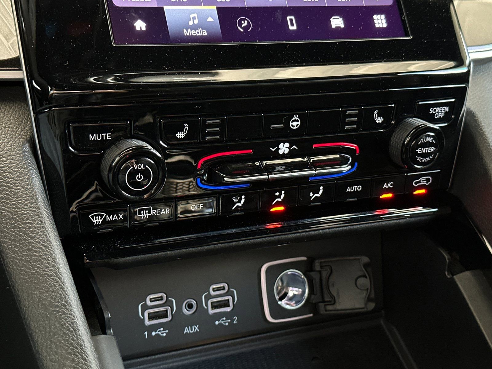 Used 2023 Jeep Grand Cherokee Altitude image 19