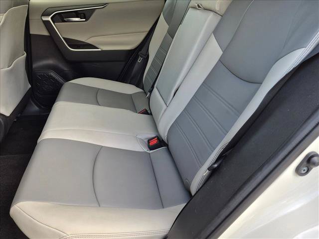Used 2022 Toyota RAV4 XLE Premium AWD/4WD image 17