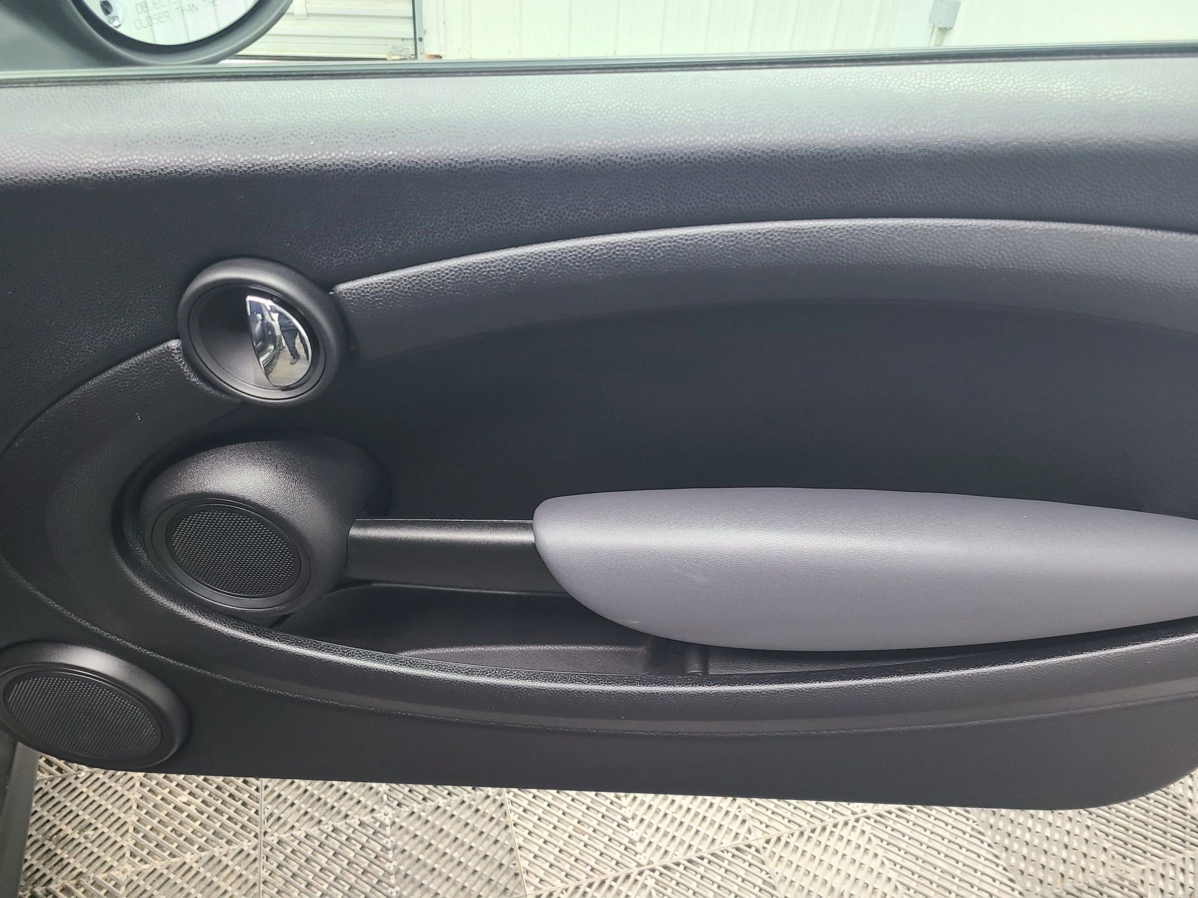 Used 2011 MINI Cooper Convertible image 37