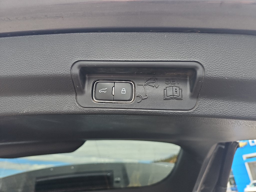 Used 2023 Ford Explorer ST w/ Equipment Group 401A AWD/4WD image 21
