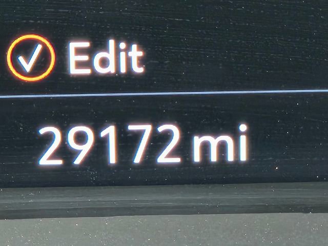 Used 2022 Buick Envision Avenir w/ Technology Package II image 29