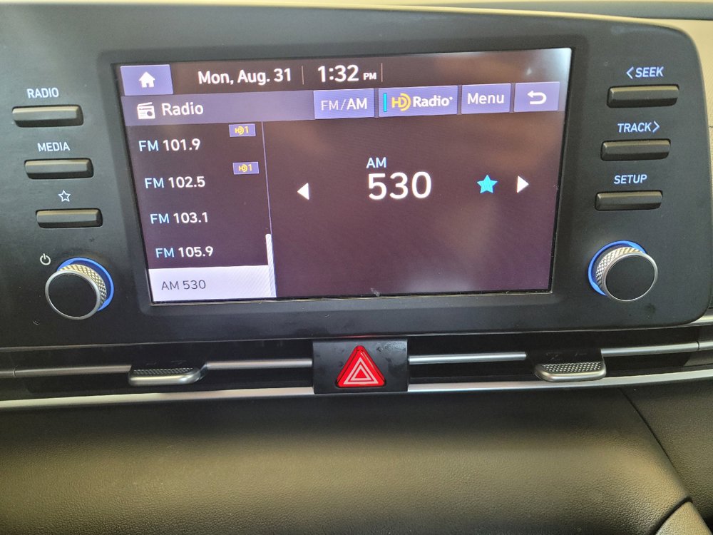 Used 2025 Hyundai Elantra SE FWD image 25