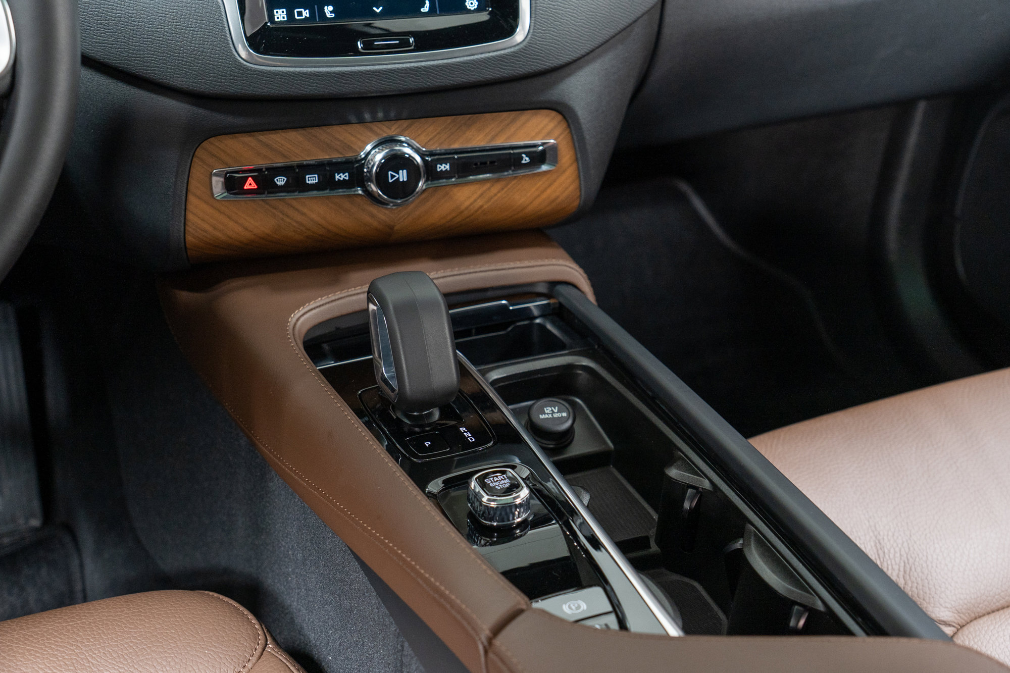 Certified 2024 Volvo XC90 B6 Plus w/ Protection Package Premier image 20