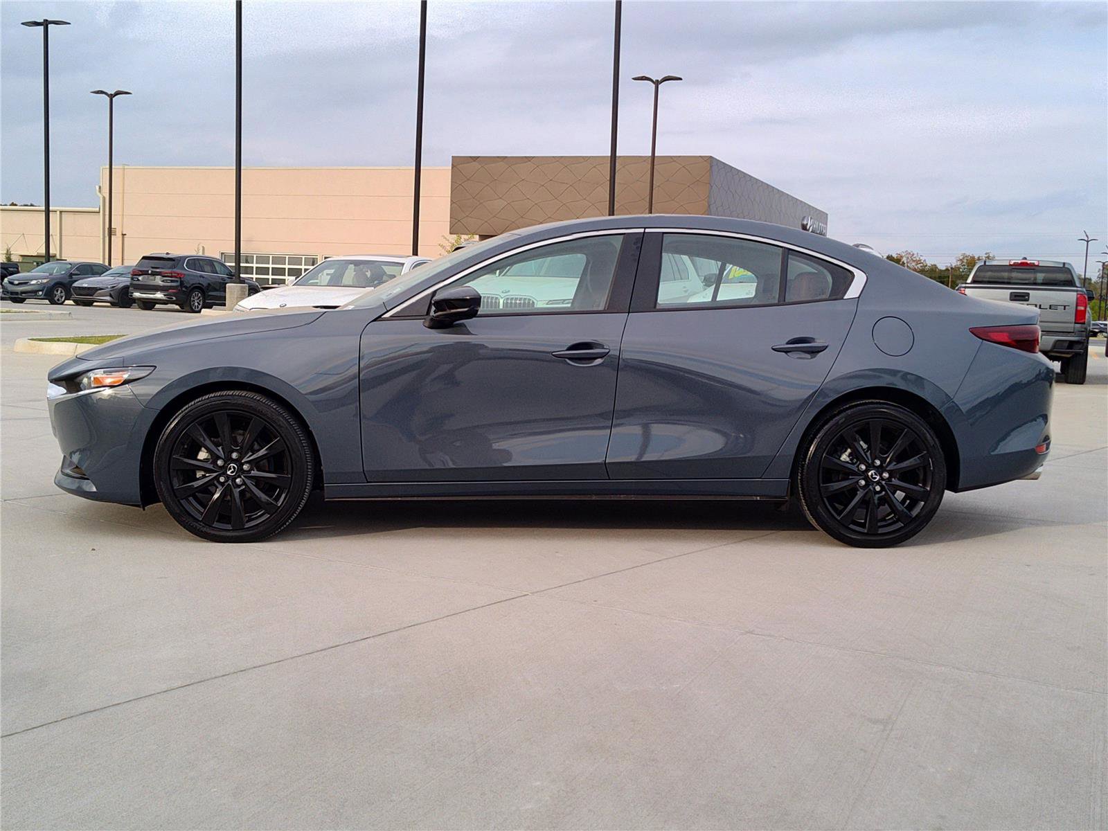 Used 2022 MAZDA MAZDA3 s image 3