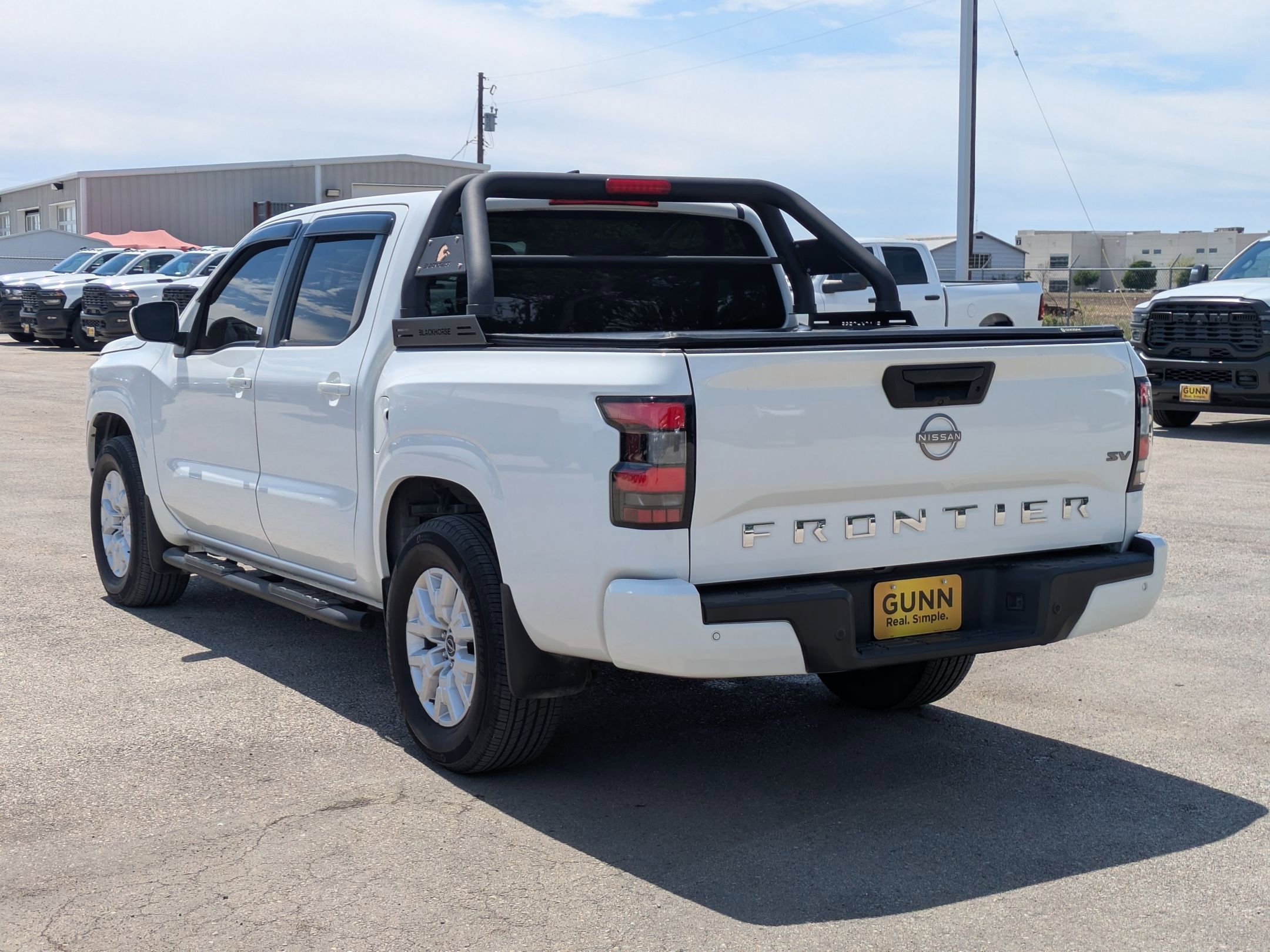 Used 2022 Nissan Frontier SV w/ Technology Package image 5