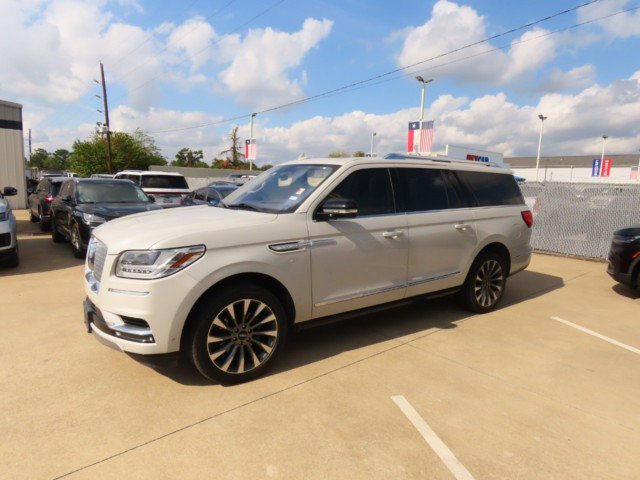Used 2020 Lincoln Navigator L Reserve w/ Luxury Package image 2
