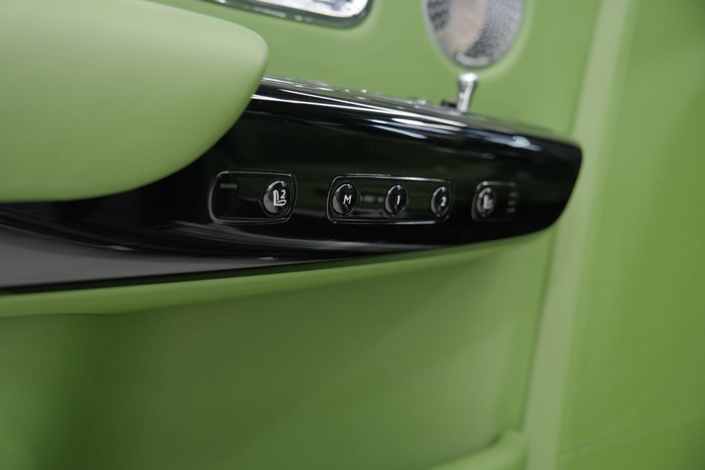 Used 2023 Rolls-Royce Phantom Sedan w/ The Phantom Package RWD image 77