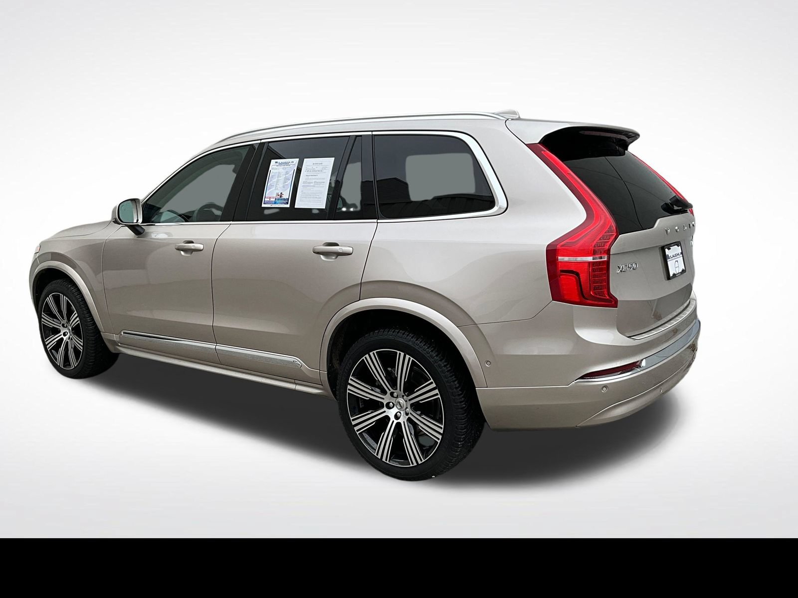 Certified 2023 Volvo XC90 B6 Ultimate w/ Protection Package Premier AWD/4WD image 13