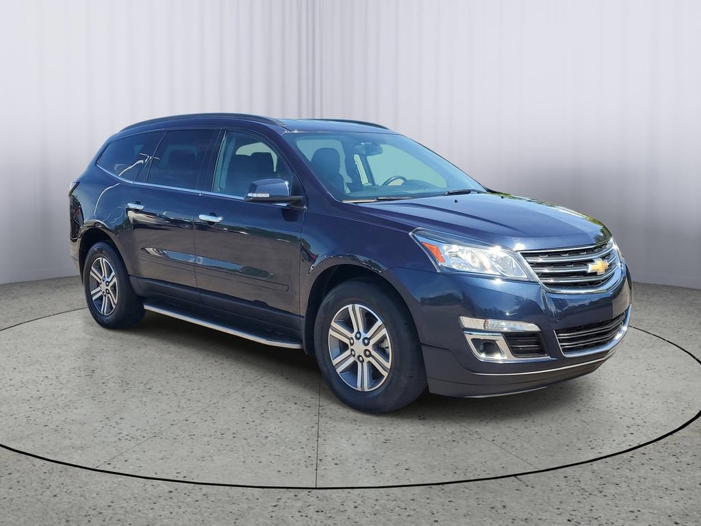 Used 2017 Chevrolet Traverse LT FWD image 2