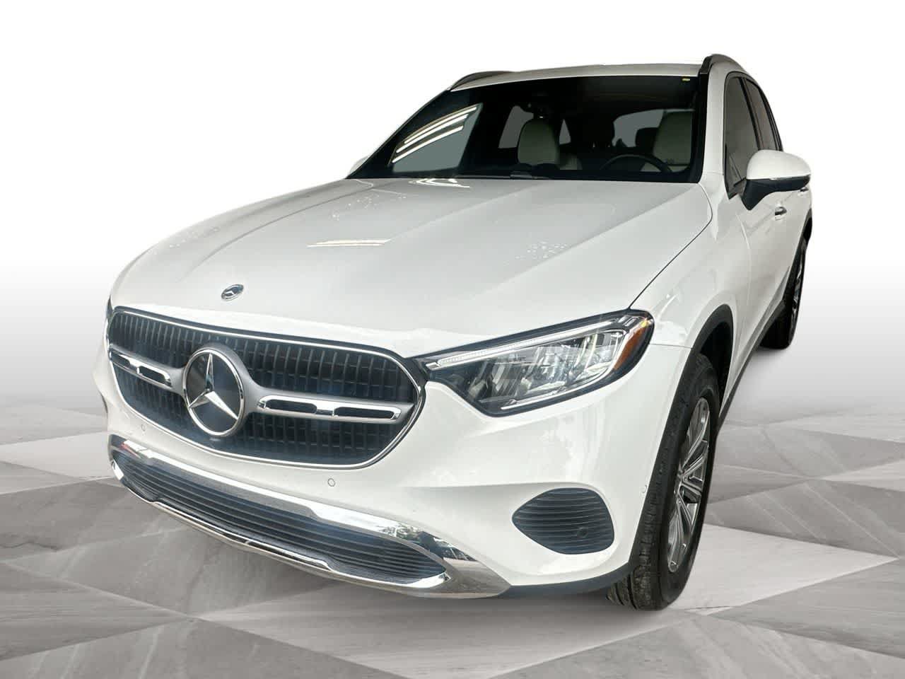 Used 2026 Mercedes-Benz GLC 300 image 4