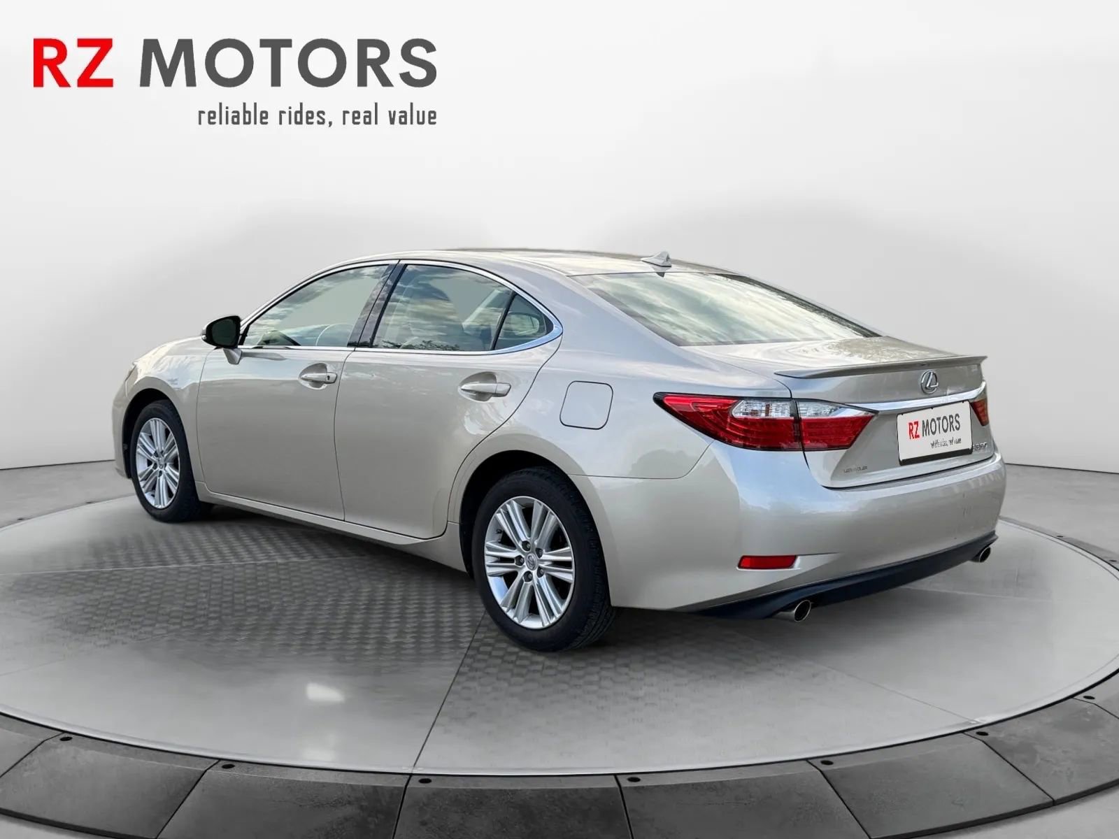 Used 2013 Lexus ES 350 w/ Premium Pkg image 3