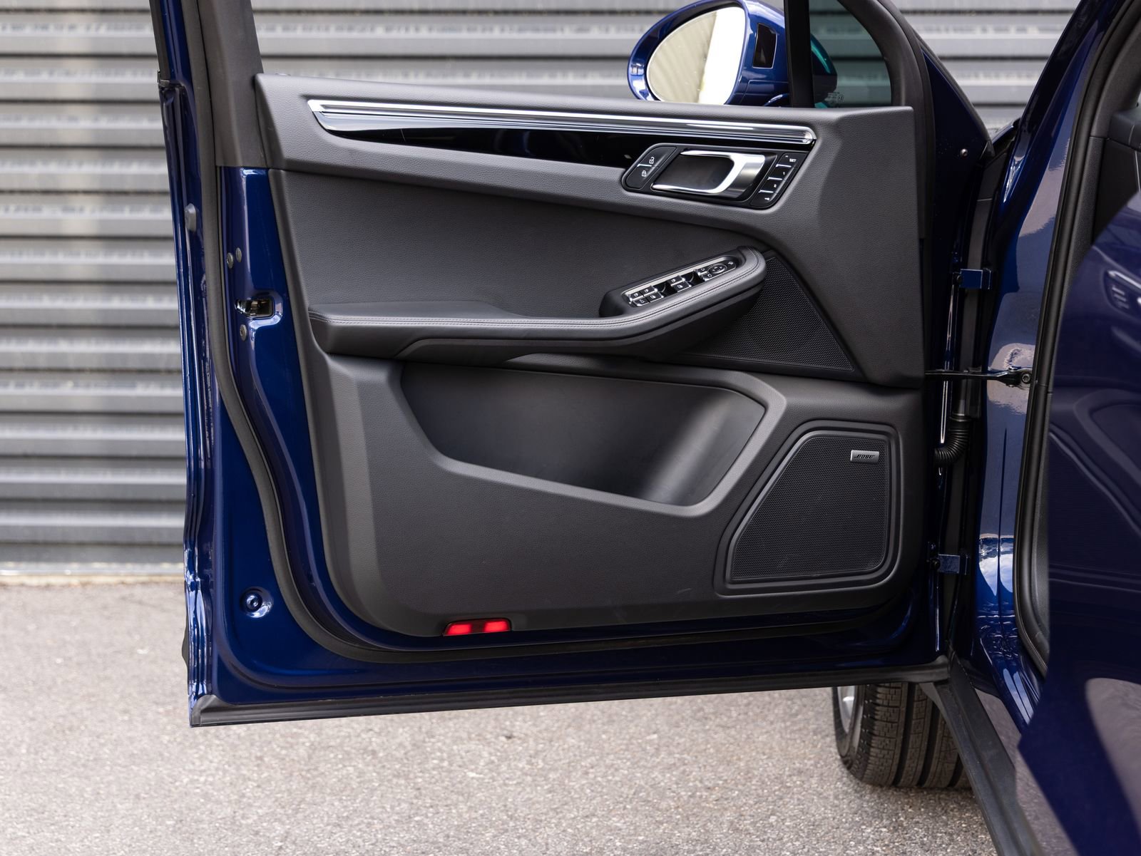 Certified 2025 Porsche Macan image 20