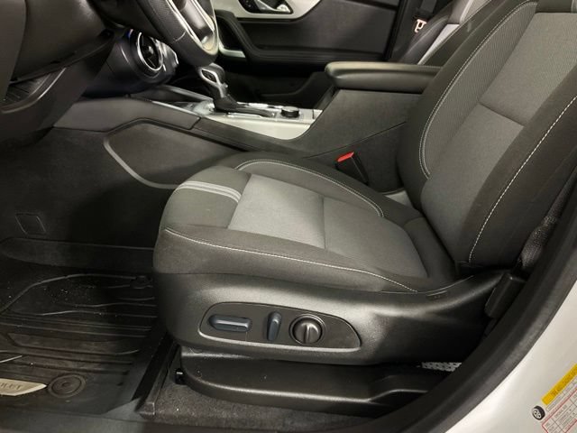 Used 2025 Chevrolet Blazer LT w/ Convenience Package FWD image 25