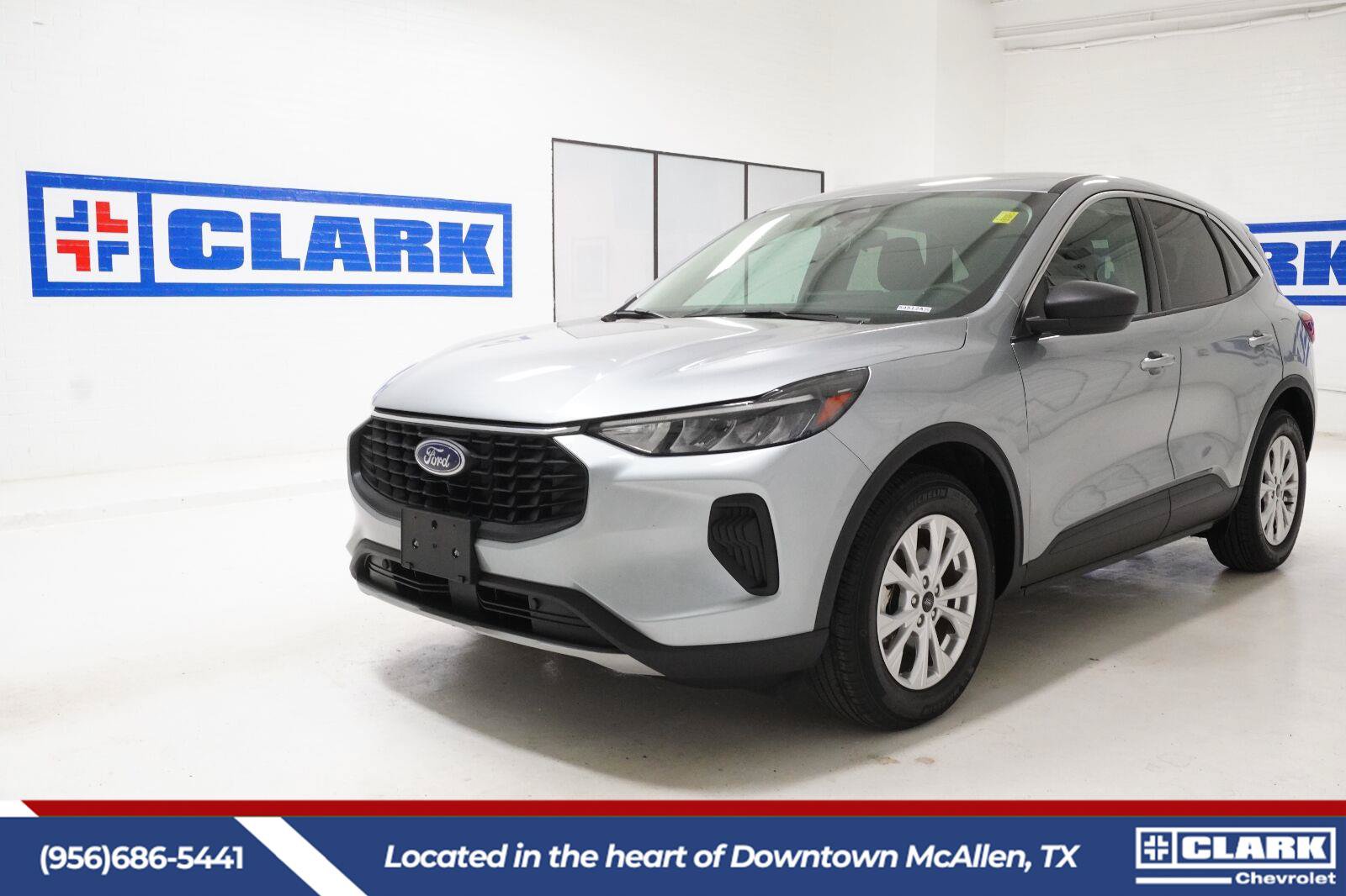 Used 2024 Ford Escape Active w/ Tech Pack #1 FWD image 1