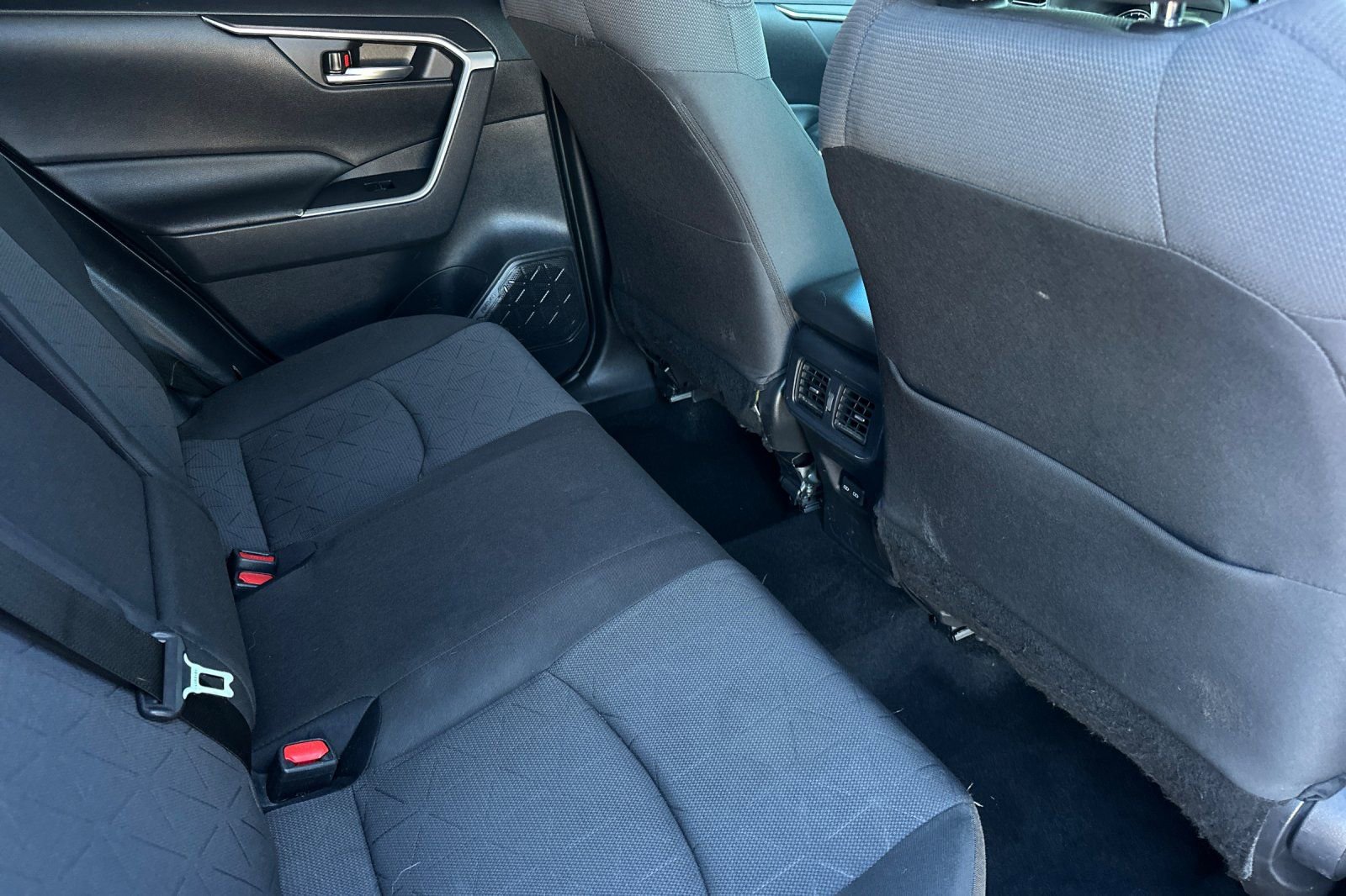 Used 2022 Toyota RAV4 XLE w/ Convenience Package image 19