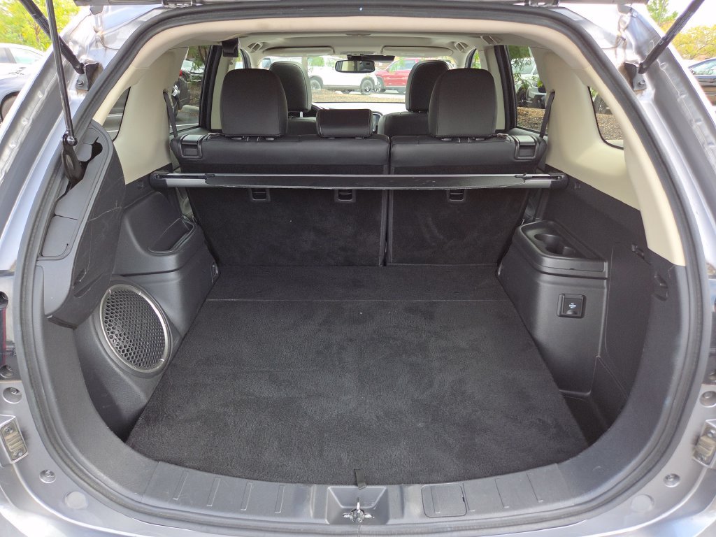 Used 2018 Mitsubishi Outlander 4WD Plug-In Hybrid image 32