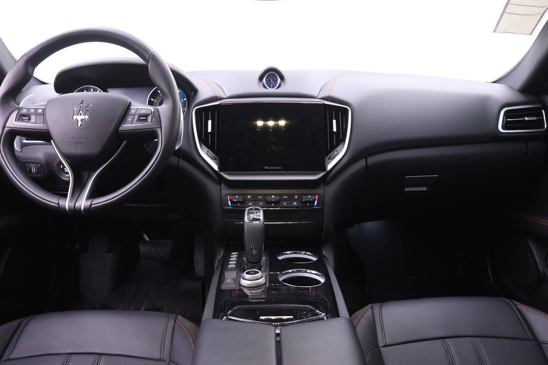 Used 2024 Maserati Ghibli Modena Q4 AWD/4WD image 8