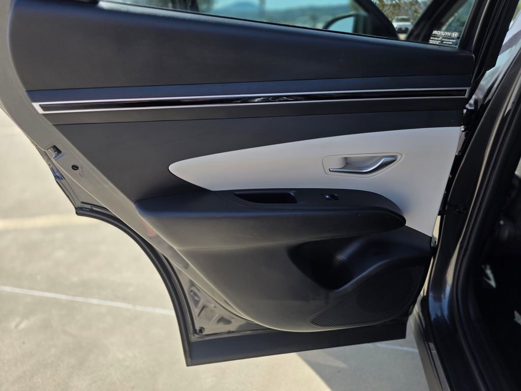 Used 2022 Hyundai Tucson SEL w/ Cargo Package AWD/4WD image 17
