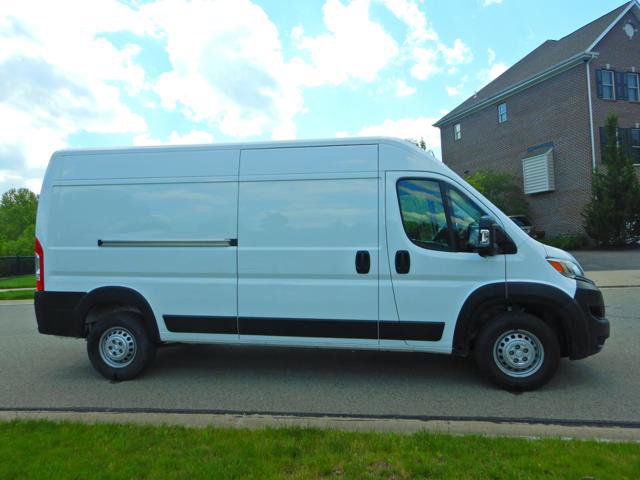 Used 2024 RAM ProMaster 2500 w/ Convenience Group FWD image 9