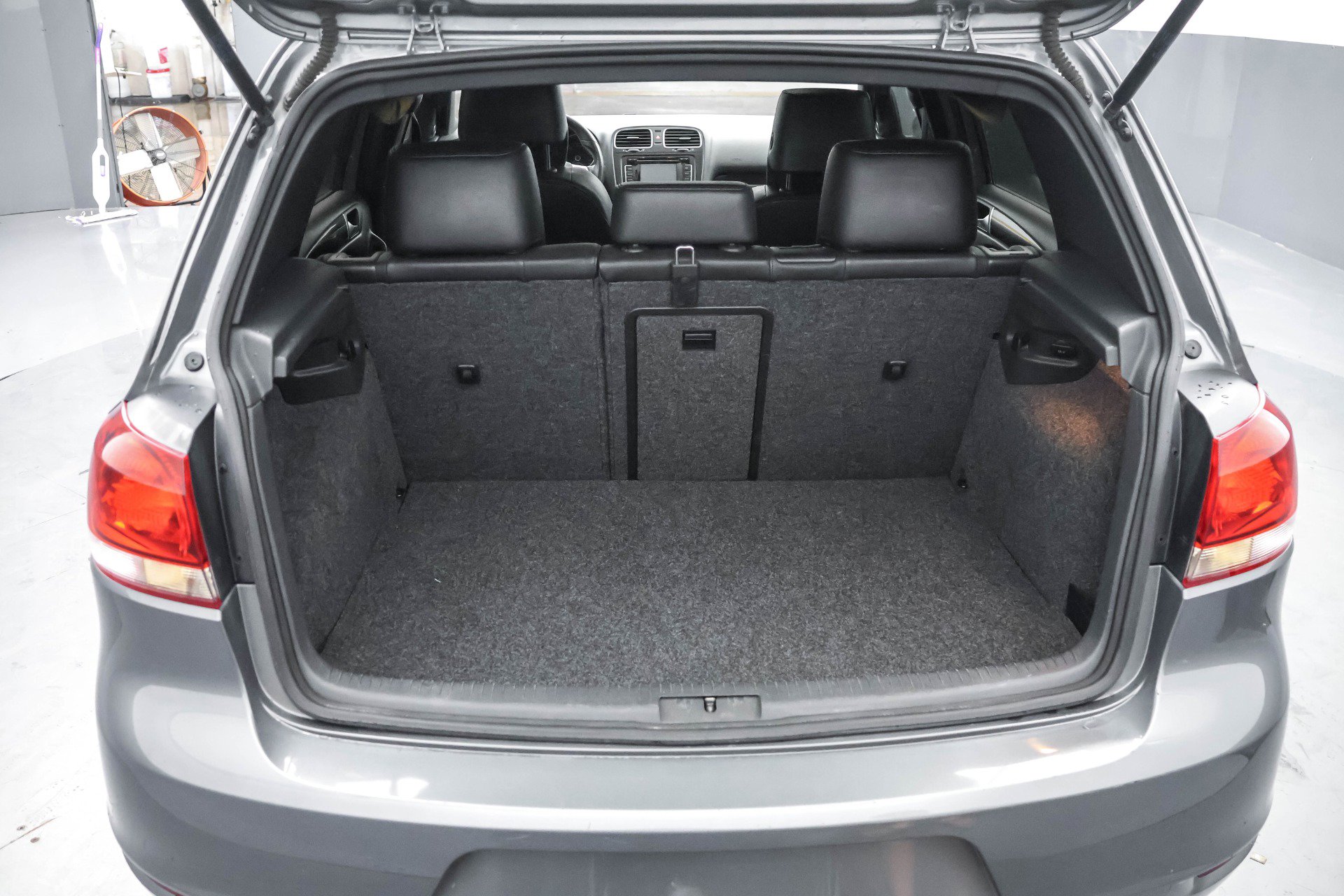 Used 2011 Volkswagen GTI Autobahn image 28