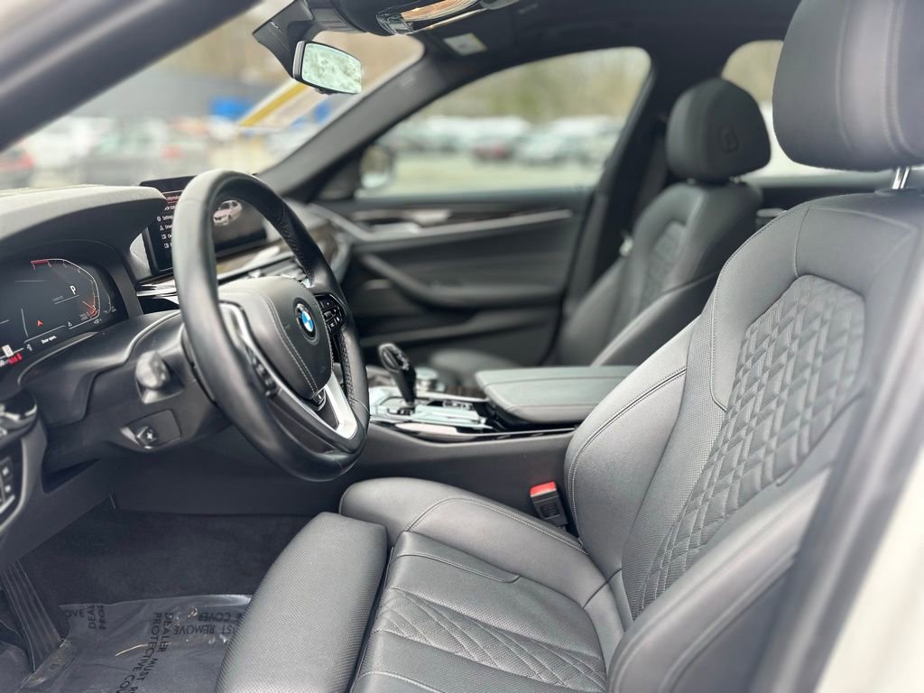 Used 2023 BMW 530i xDrive w/ Premium Package image 15