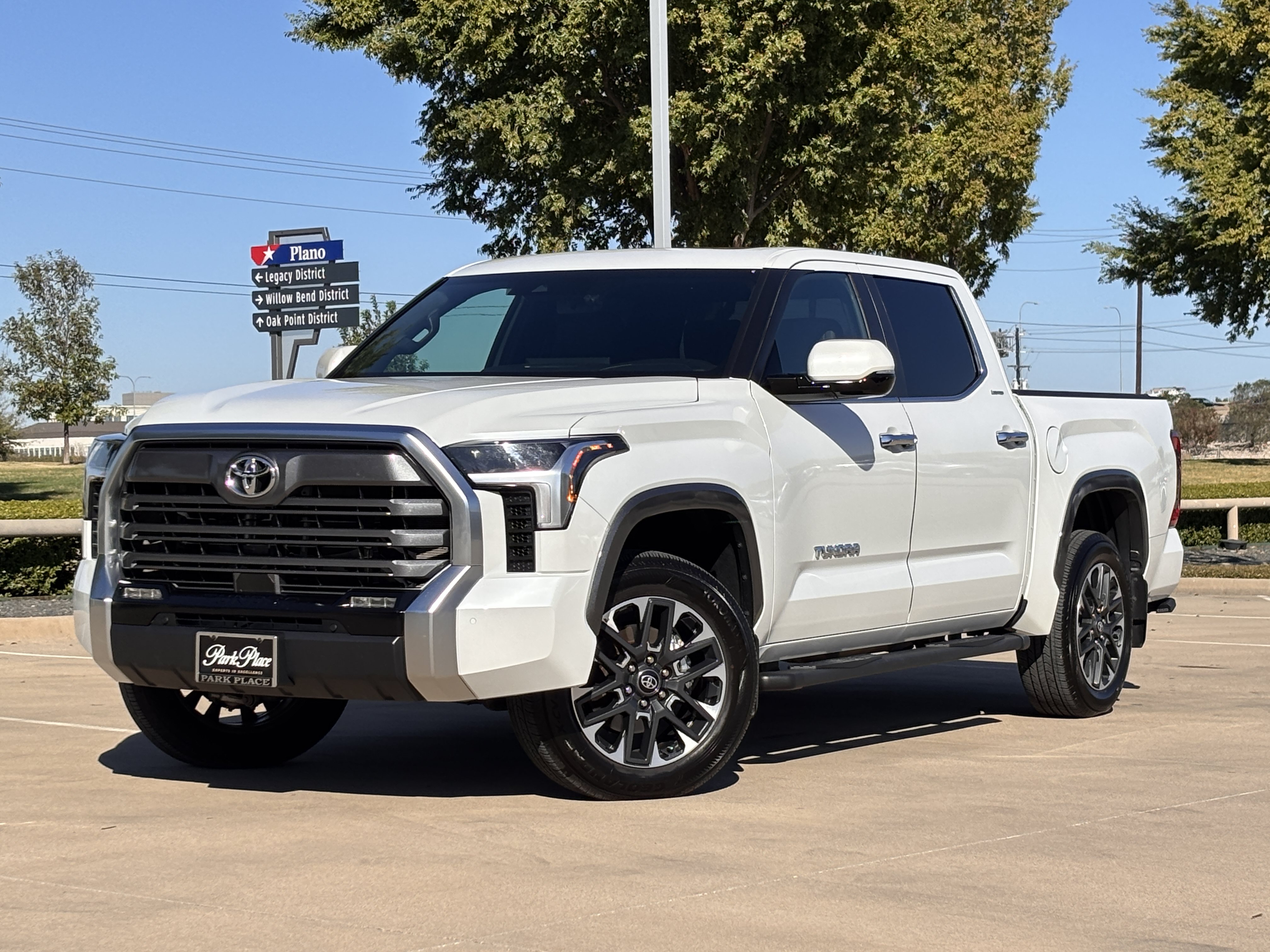 Used 2025 Toyota Tundra Limited w/ Power Package AWD/4WD image 1