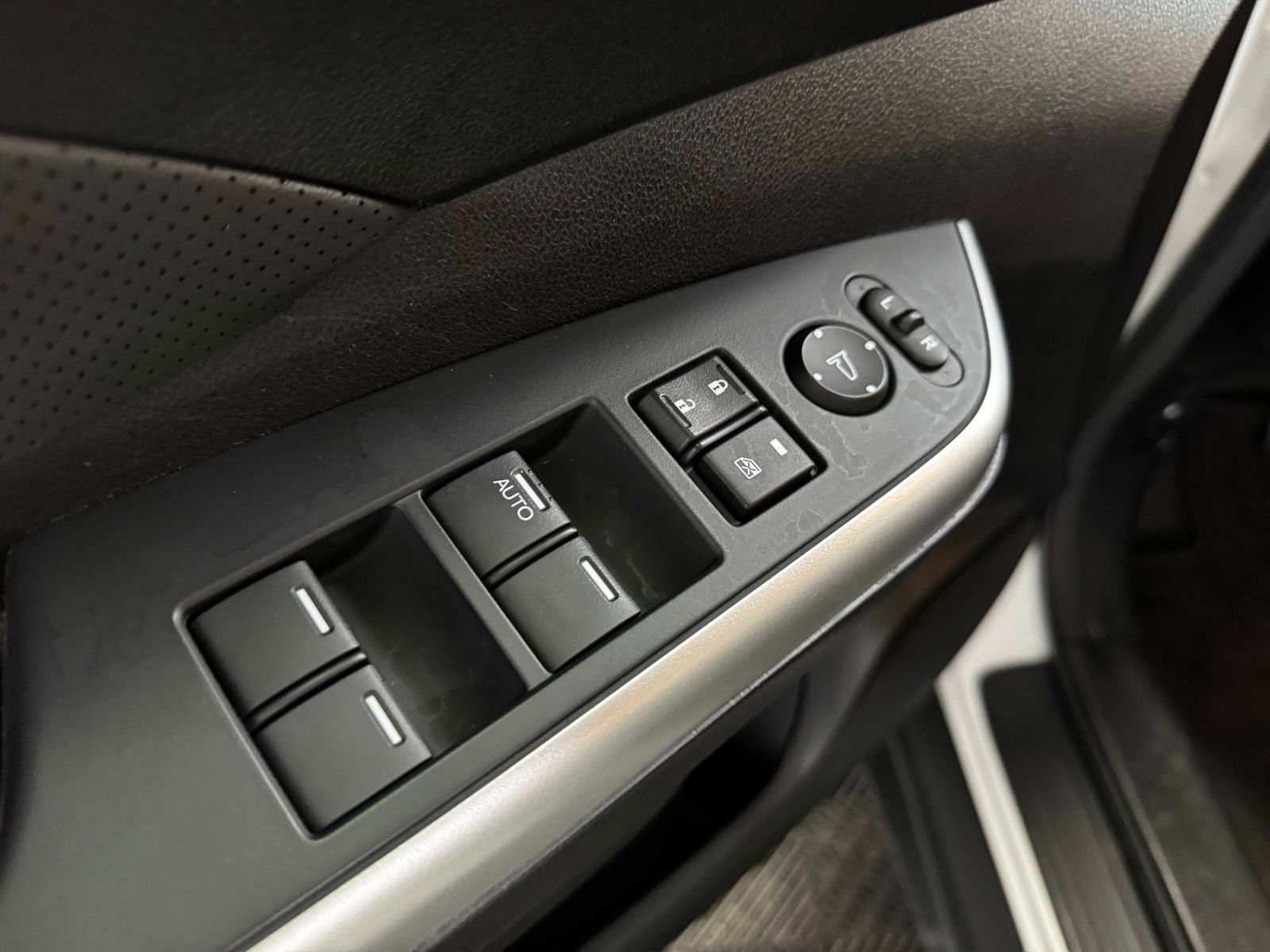 Used 2016 Honda CR-V EX-L image 24