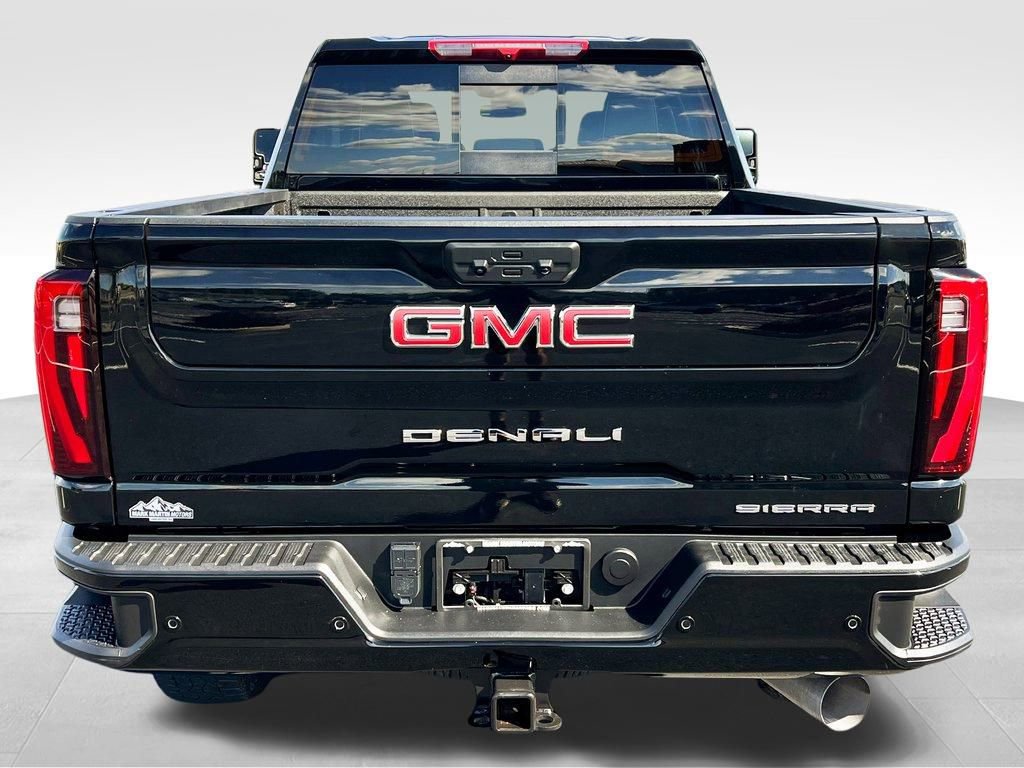 Used 2024 GMC Sierra 2500 Denali image 9