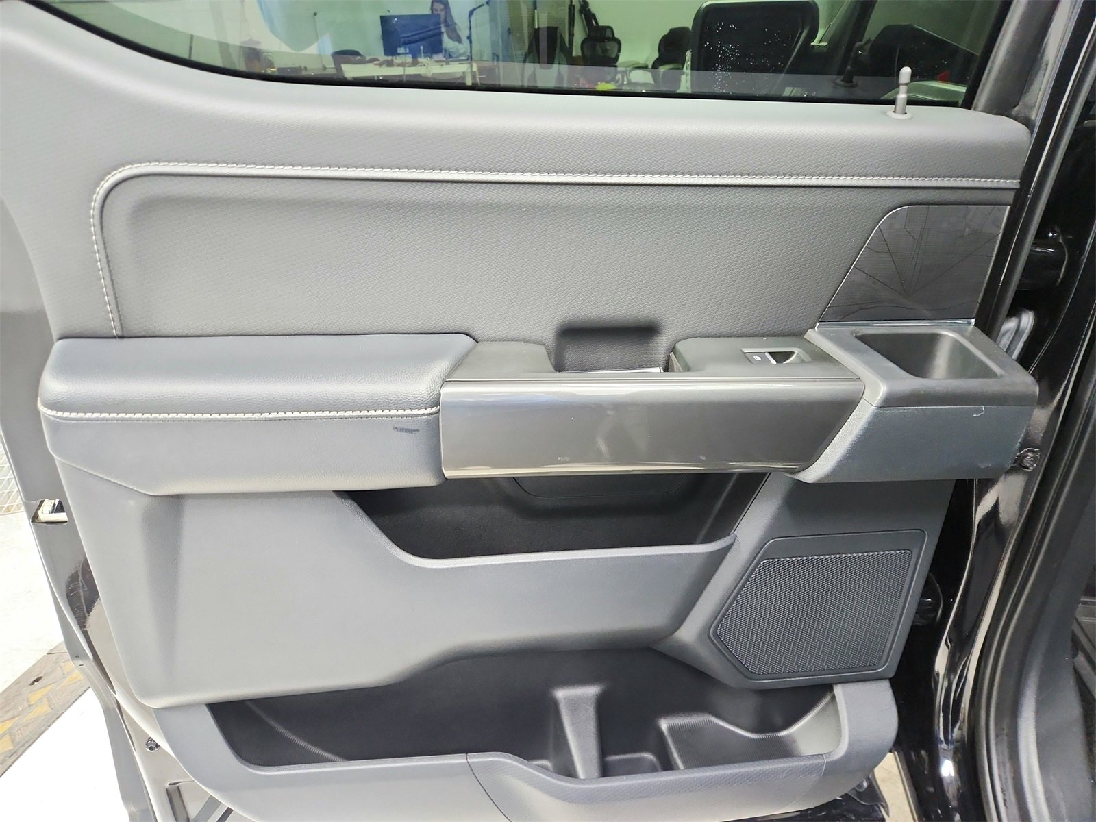 Used 2022 Ford F150 XLT w/ Equipment Group 302A High image 35