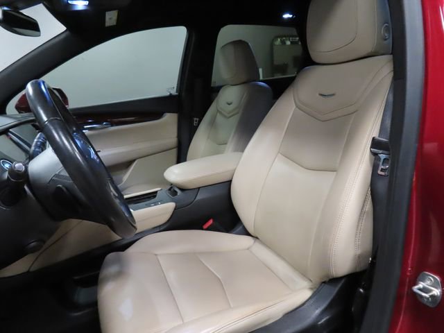 Used 2019 Cadillac XT5 Premium Luxury w/ Driver Assist Package FWD image 18