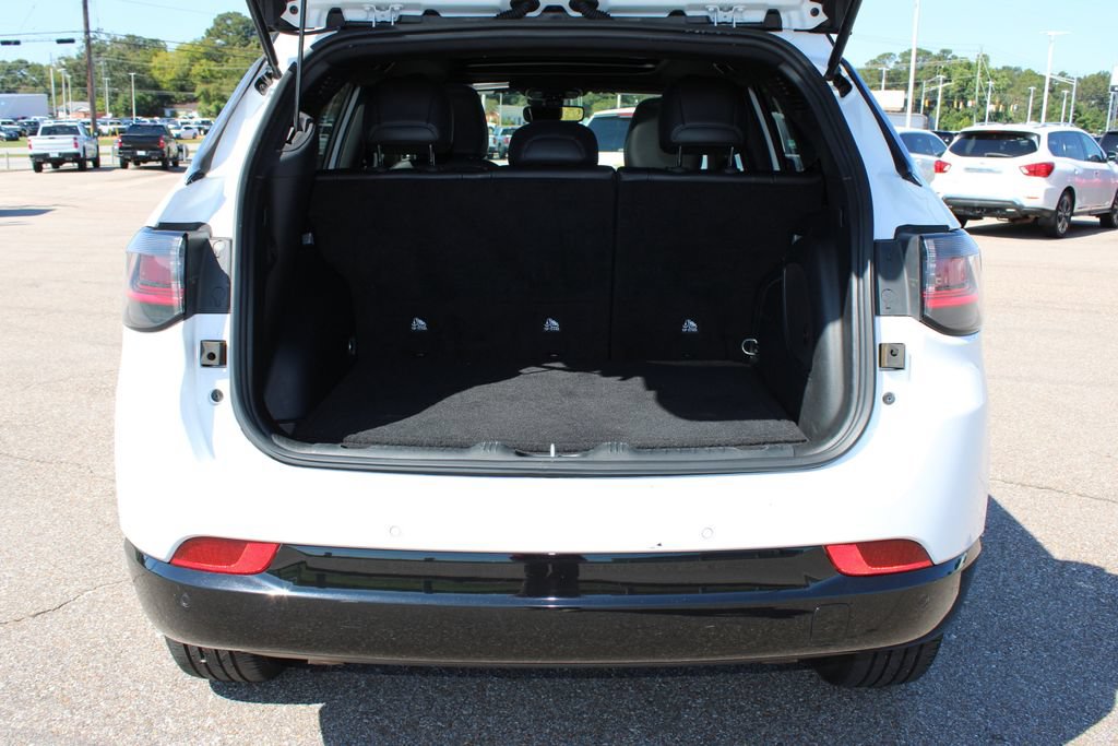Used 2025 Jeep Compass Limited w/ Elite Group AWD/4WD image 18