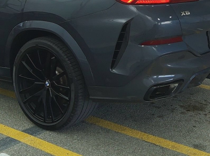 Used 2021 BMW X6 M50i w/ Premium Package AWD/4WD image 32