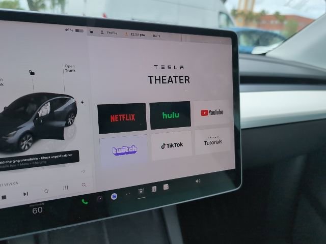 Used 2022 Tesla Model Y Long Range image 16